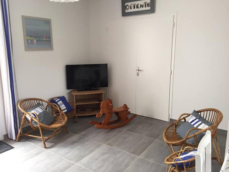 Holiday home Maison Dans Impasse Privative, Plage, Gare A Pied Saint-Gilles-Croix-de-Vie